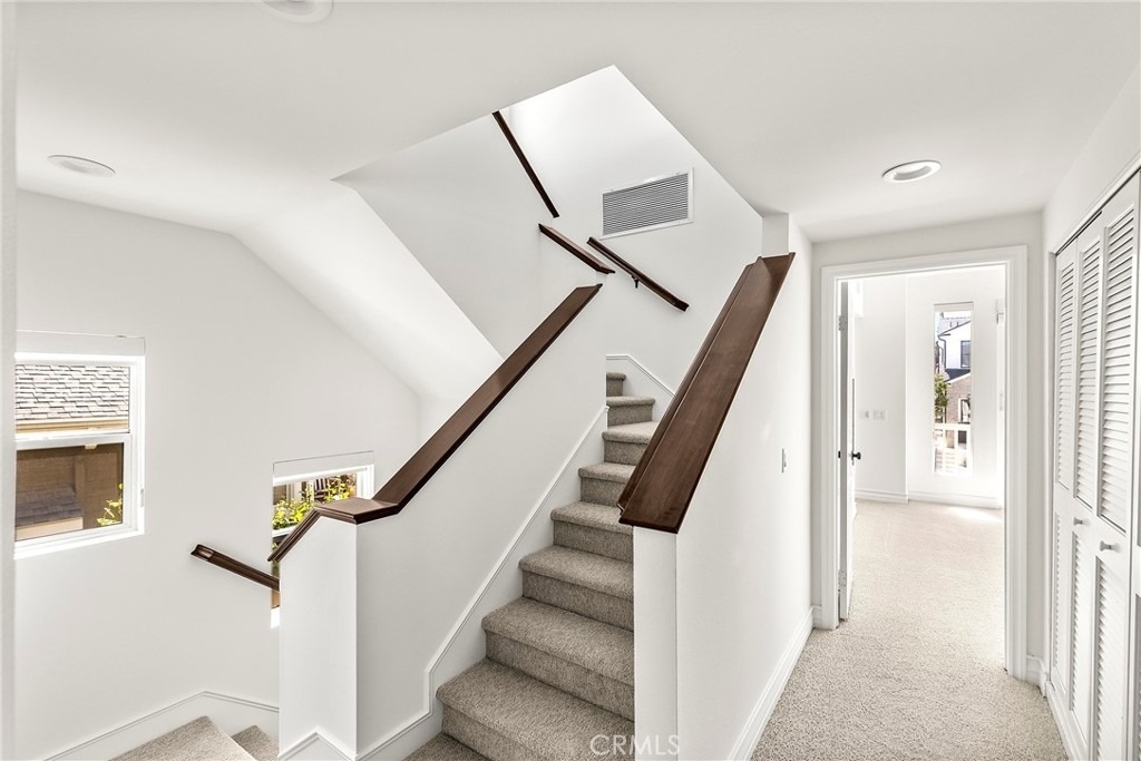 703 Poinsettia Avenue - Photo 18
