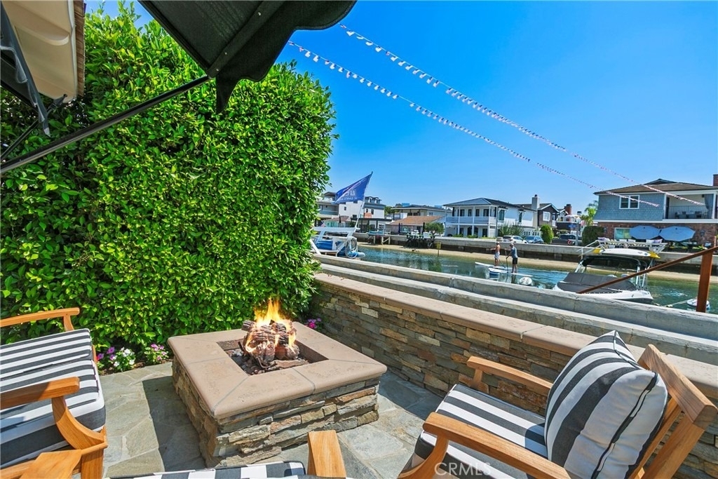 225 Grand Canal - Photo 3