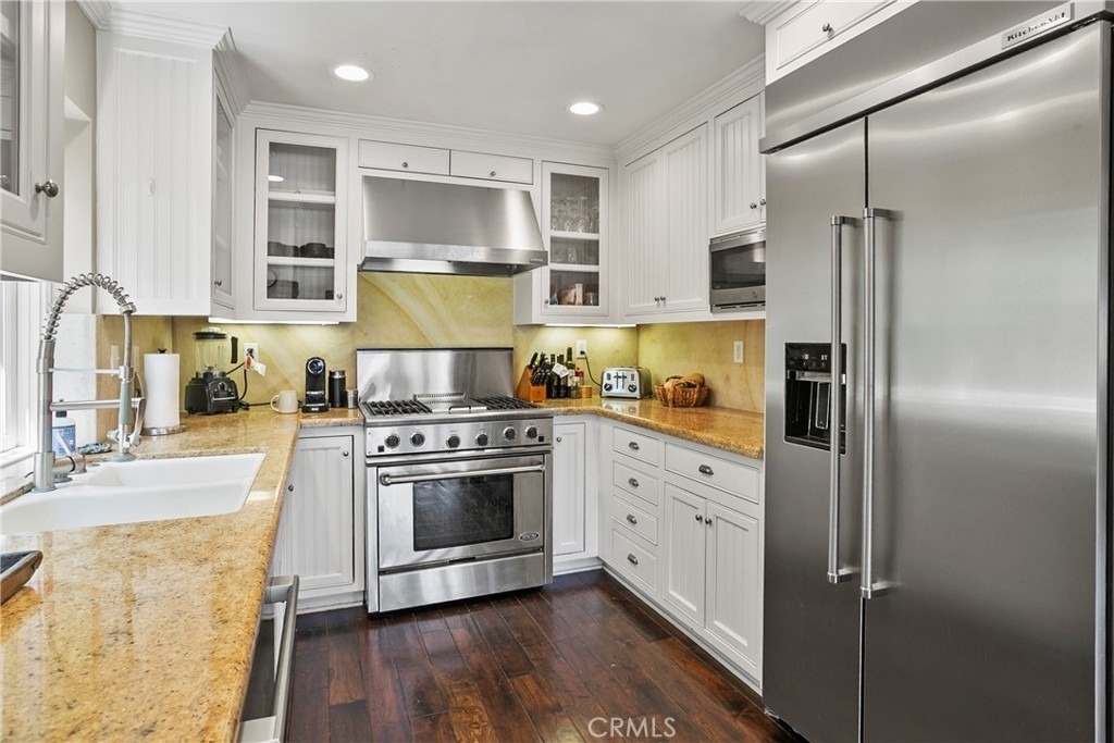 225 Grand Canal - Photo 9