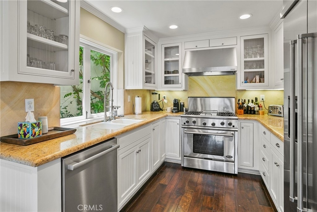 225 Grand Canal - Photo 10