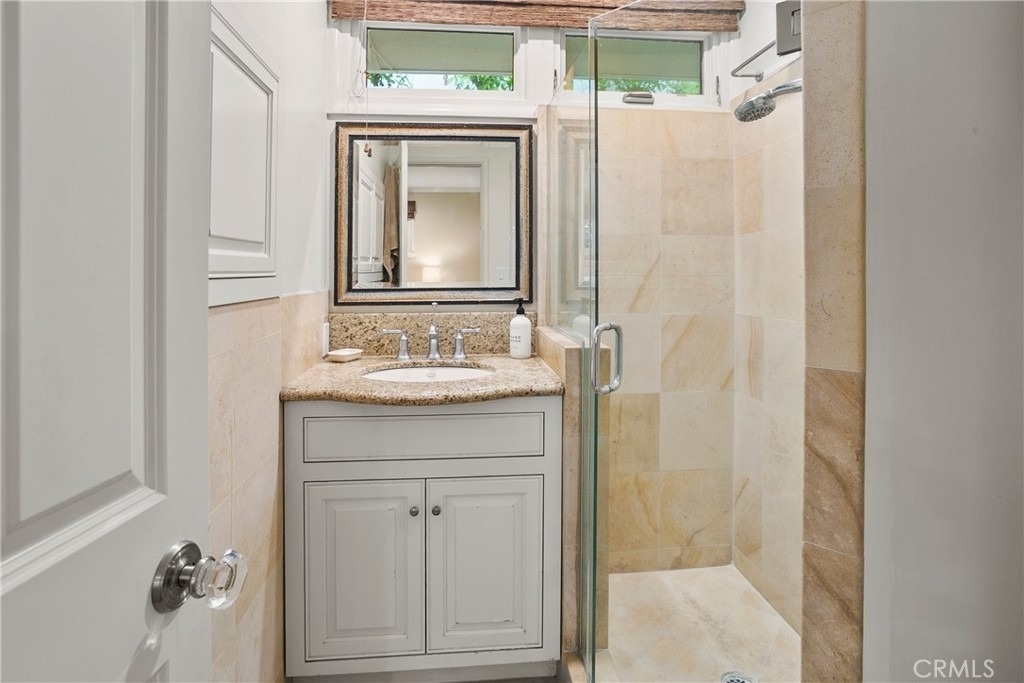 225 Grand Canal - Photo 19