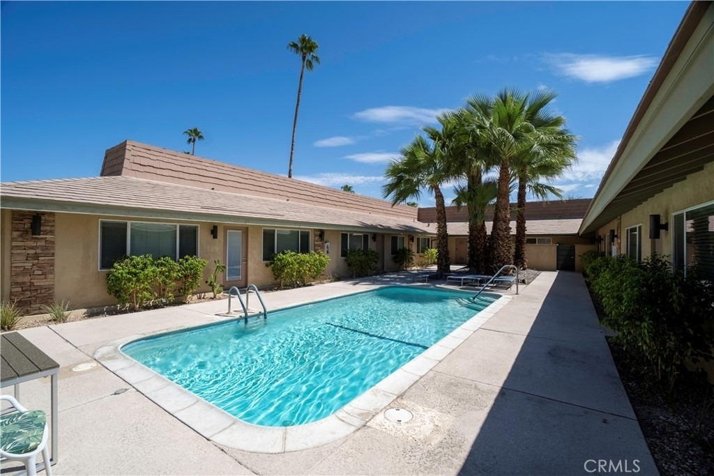 555 S Thornhill Road - Photo 0