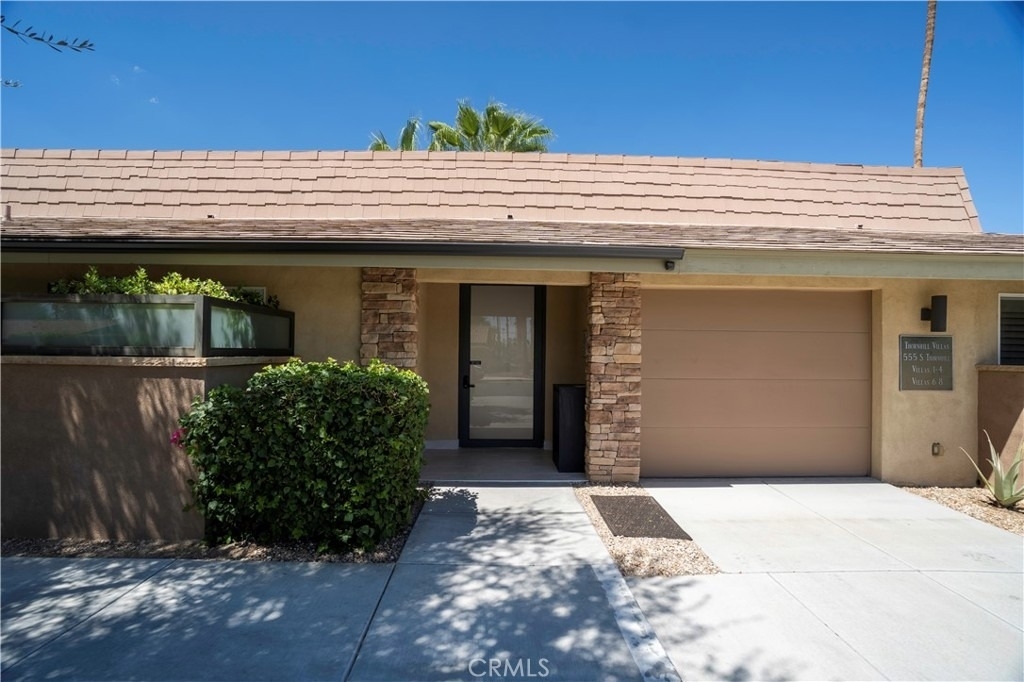 555 S Thornhill Road - Photo 2