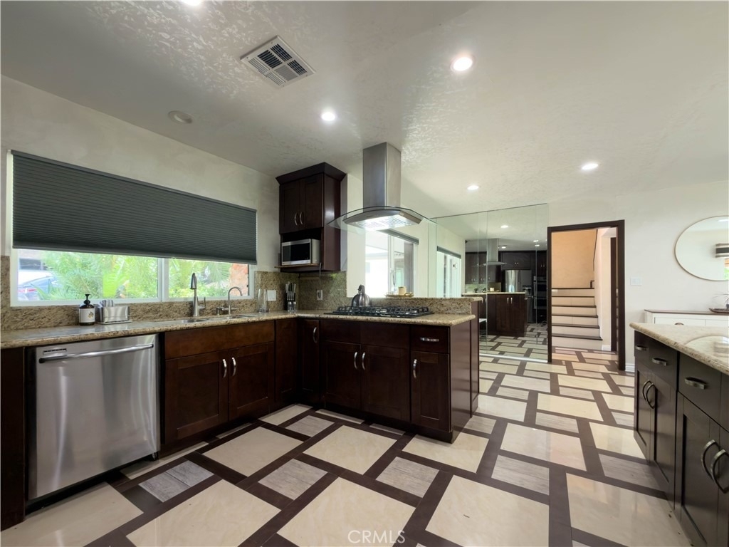 5836 Winnetka Avenue - Photo 12