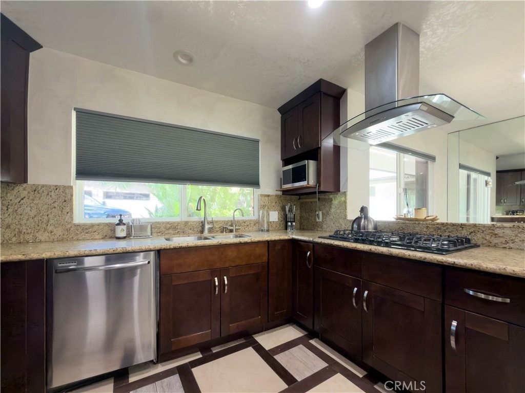 5836 Winnetka Avenue - Photo 11