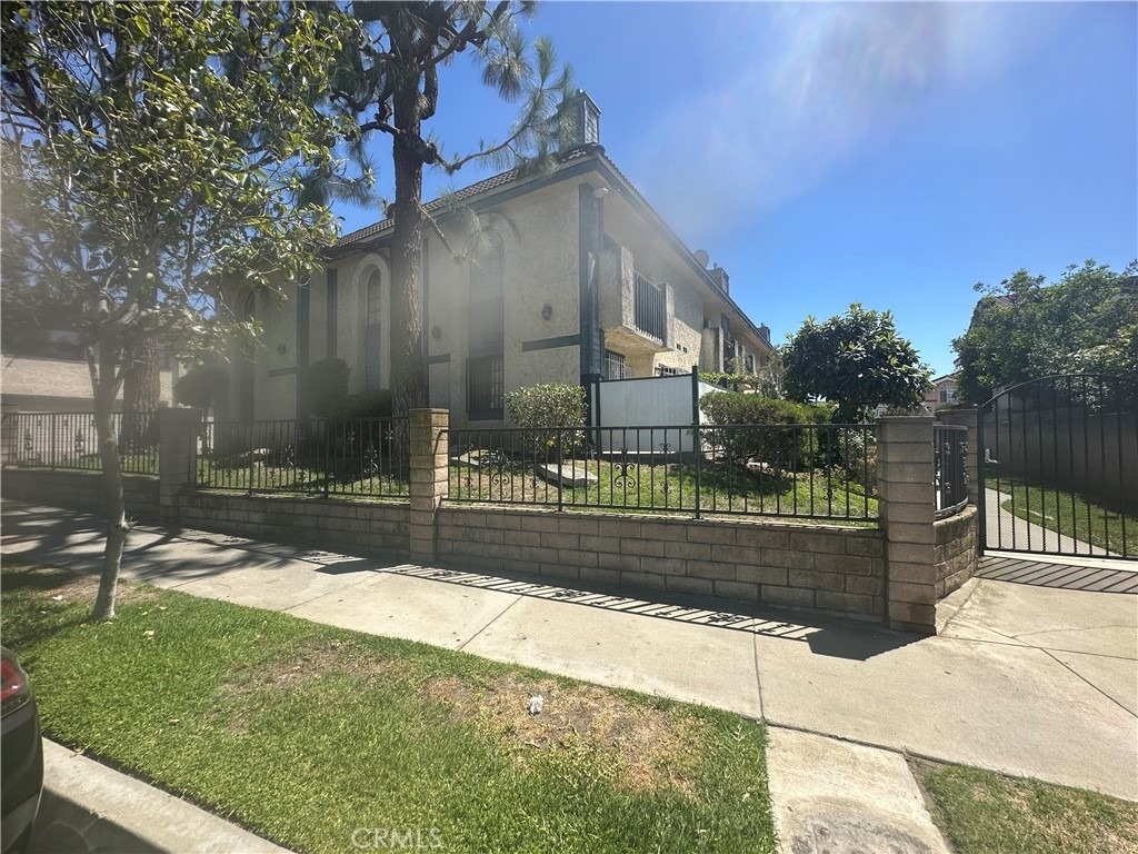 13420 Tracy Street - Photo 0
