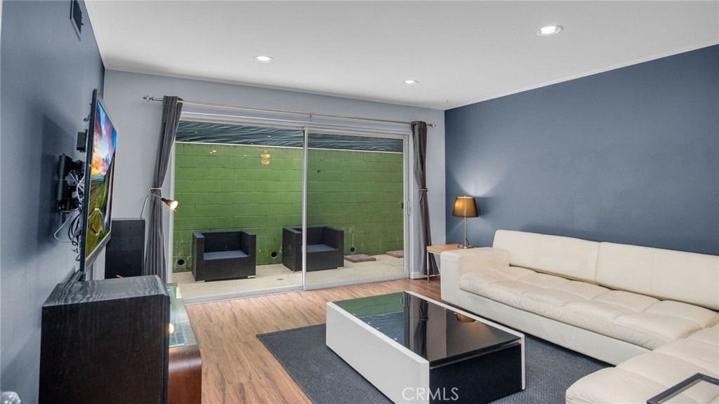 2260 N Cahuenga Blvd - Photo 20
