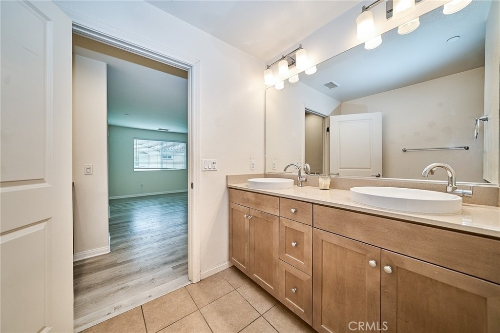 853 E Hollyvale - Photo 41