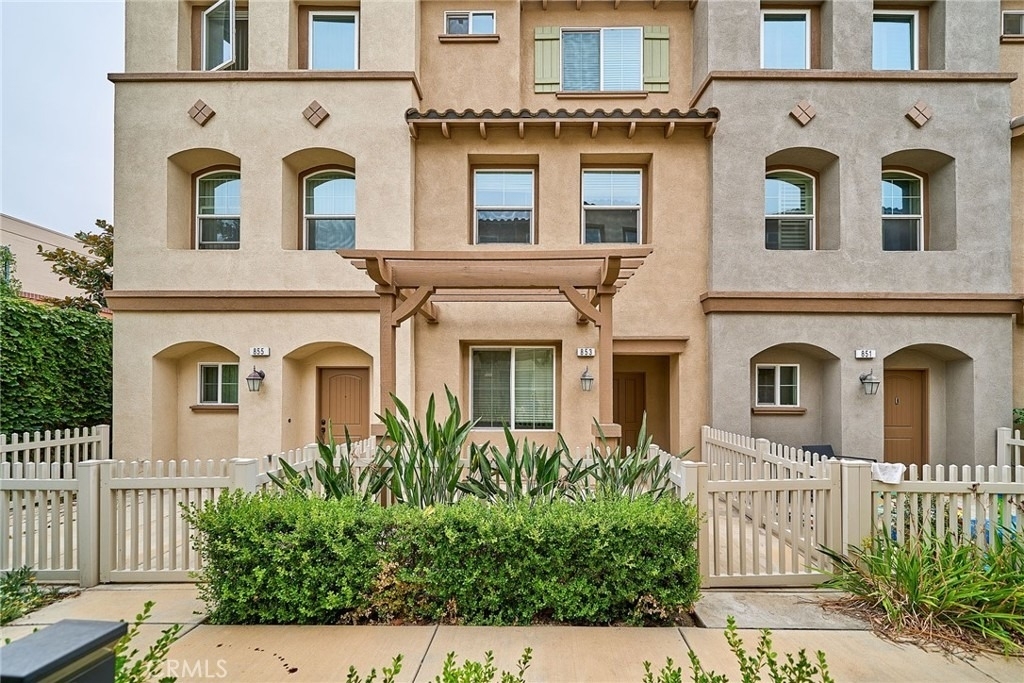 853 E Hollyvale - Photo 0
