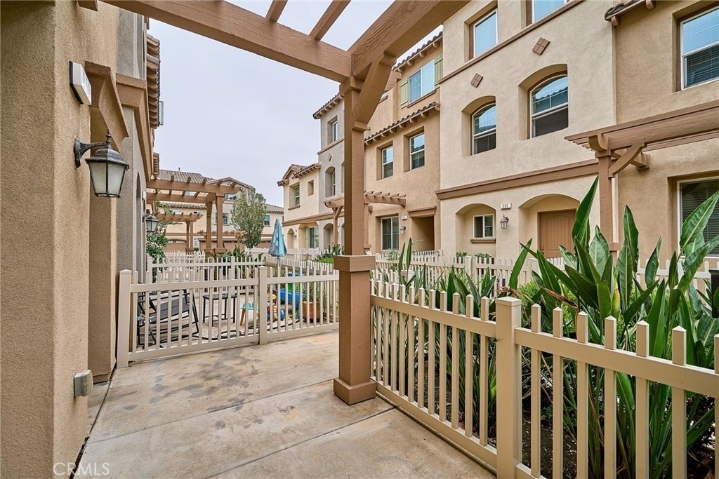 853 E Hollyvale - Photo 2