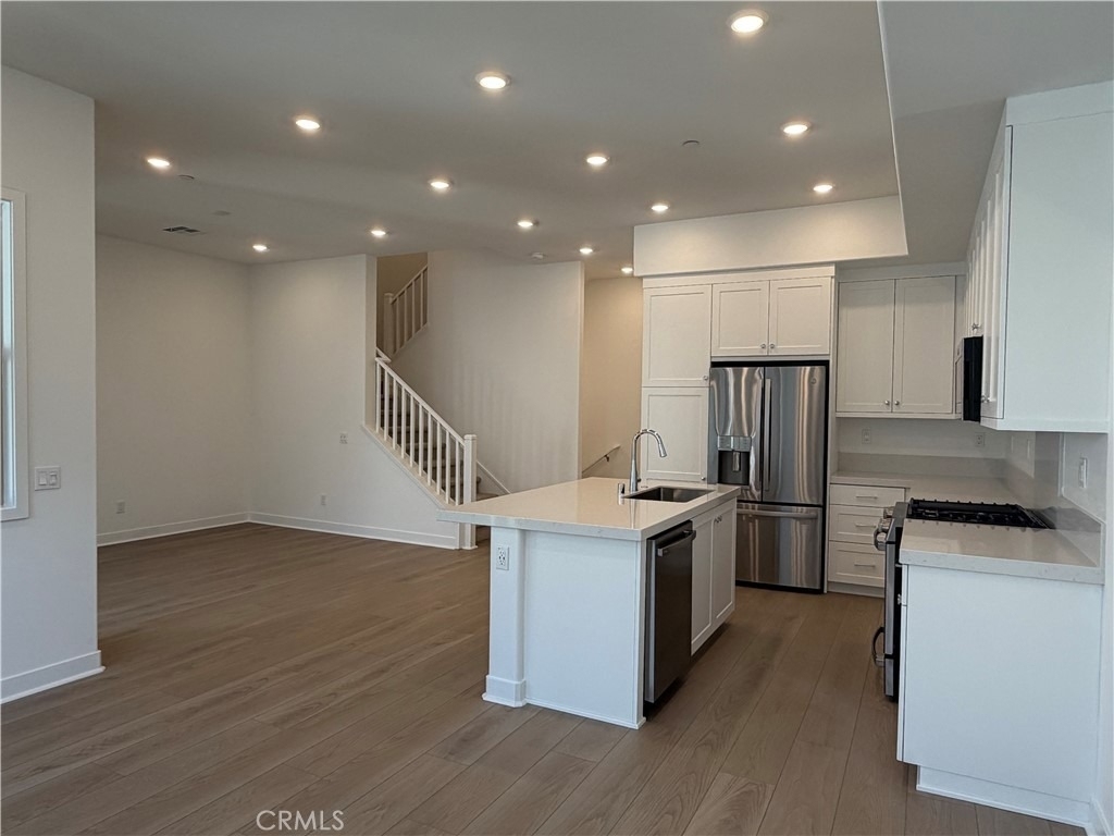 1485 Snowberry Place - Photo 4