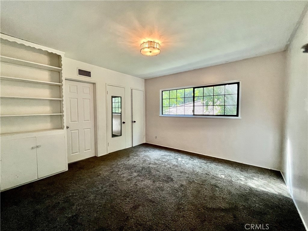 916 W Donington Street - Photo 15