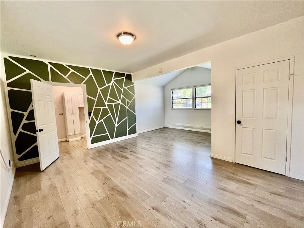 916 W Donington Street - Photo 17