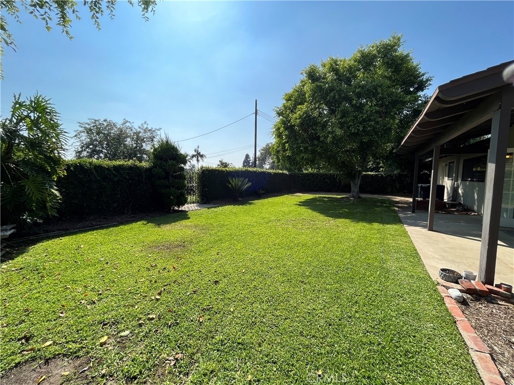 916 W Donington Street - Photo 19
