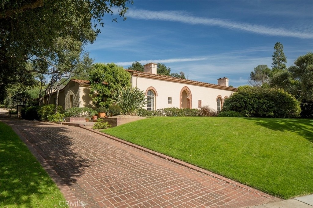 1762 Oak Grove - Photo 1
