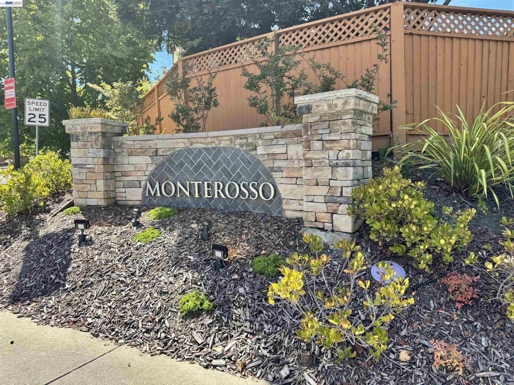 2458 Marsanne St - Photo 35
