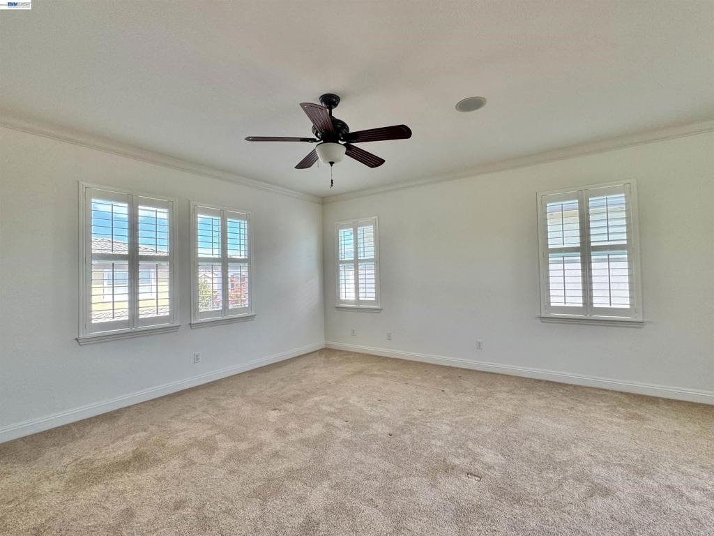 2458 Marsanne St - Photo 39