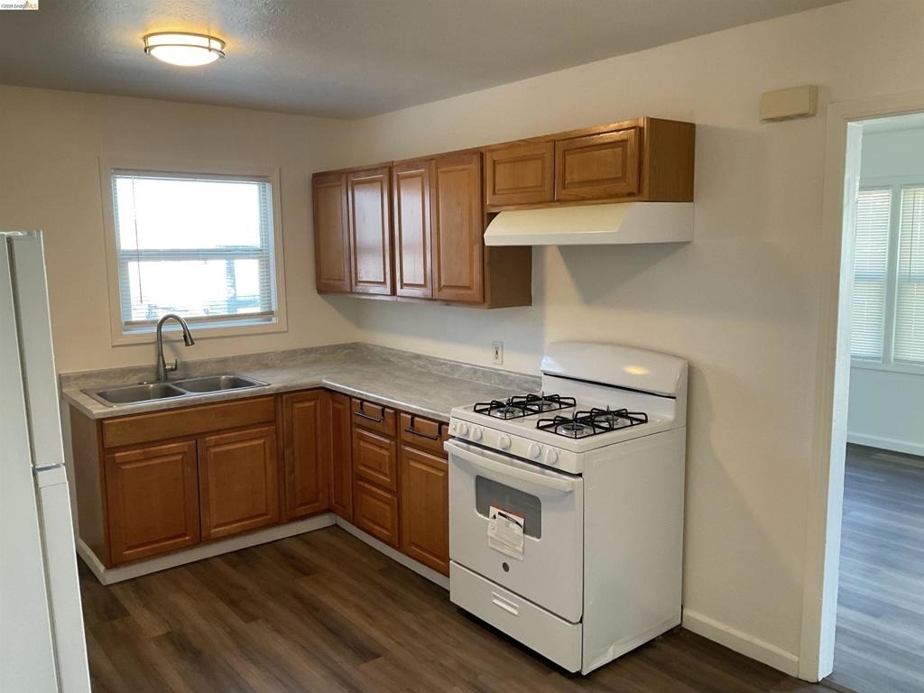 1118 Maple Street - Photo 1
