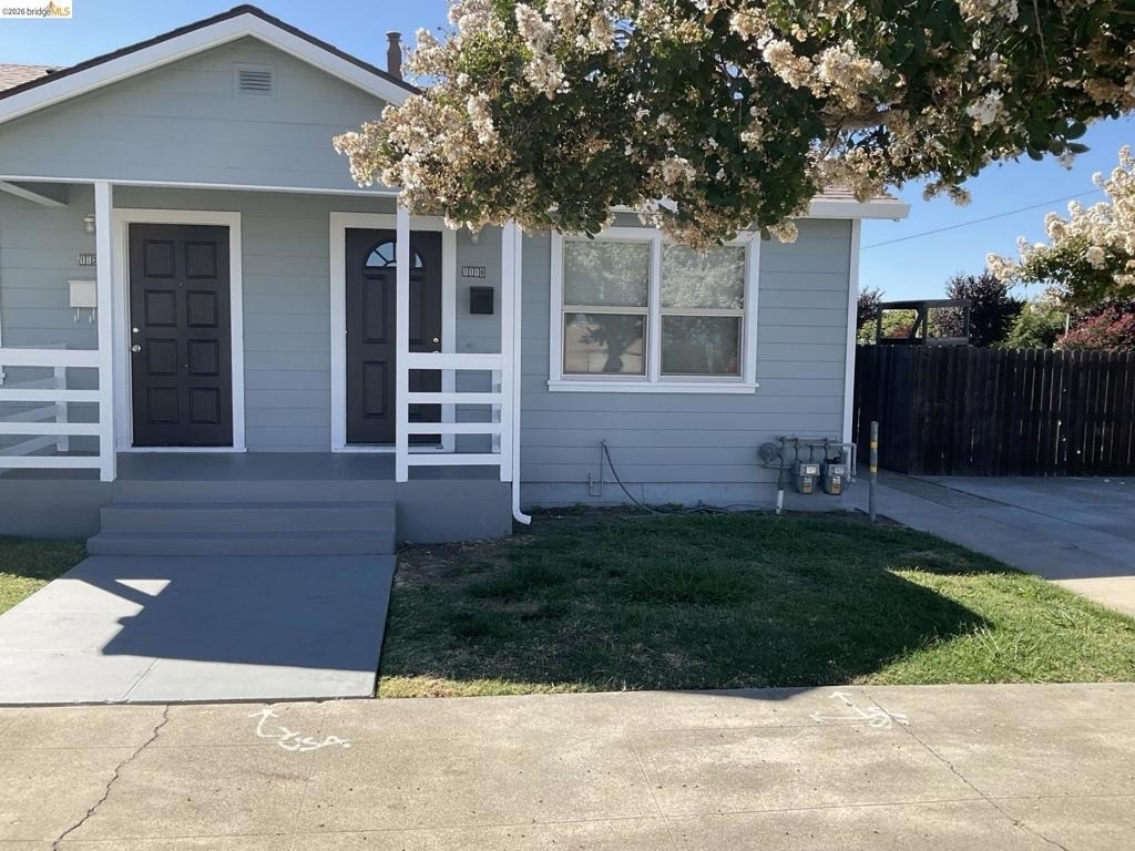 1118 Maple Street - Photo 0