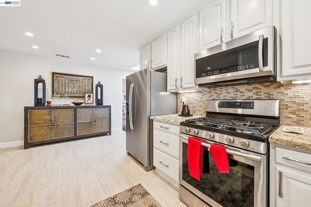 2485 Medallion Dr - Photo 12