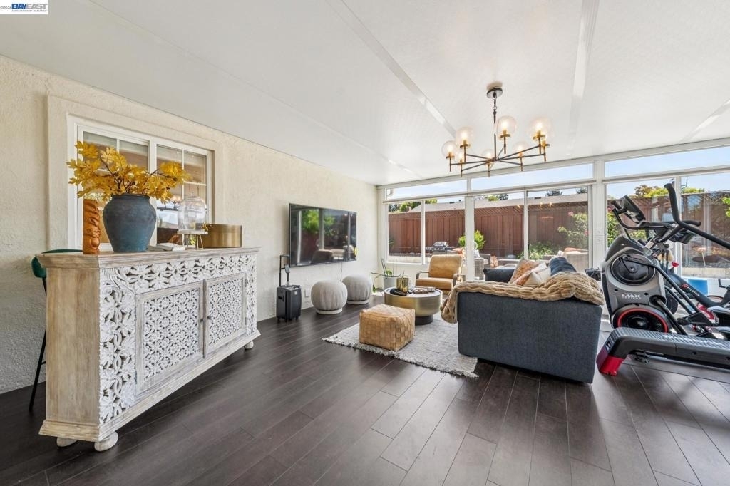 2485 Medallion Dr - Photo 18