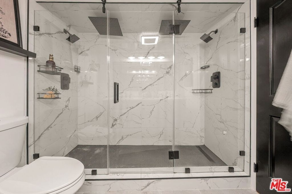 1160 Granville Avenue - Photo 25