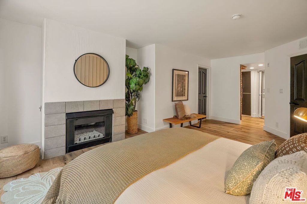 1160 Granville Avenue - Photo 23
