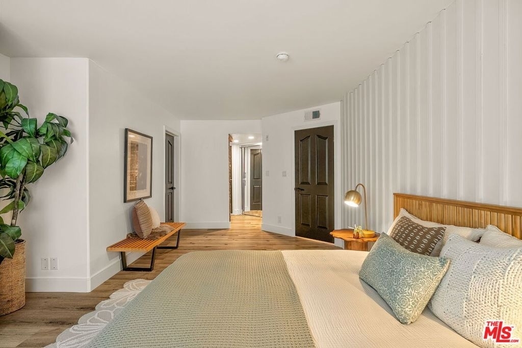 1160 Granville Avenue - Photo 22