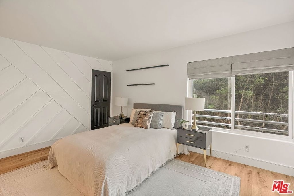 1160 Granville Avenue - Photo 17