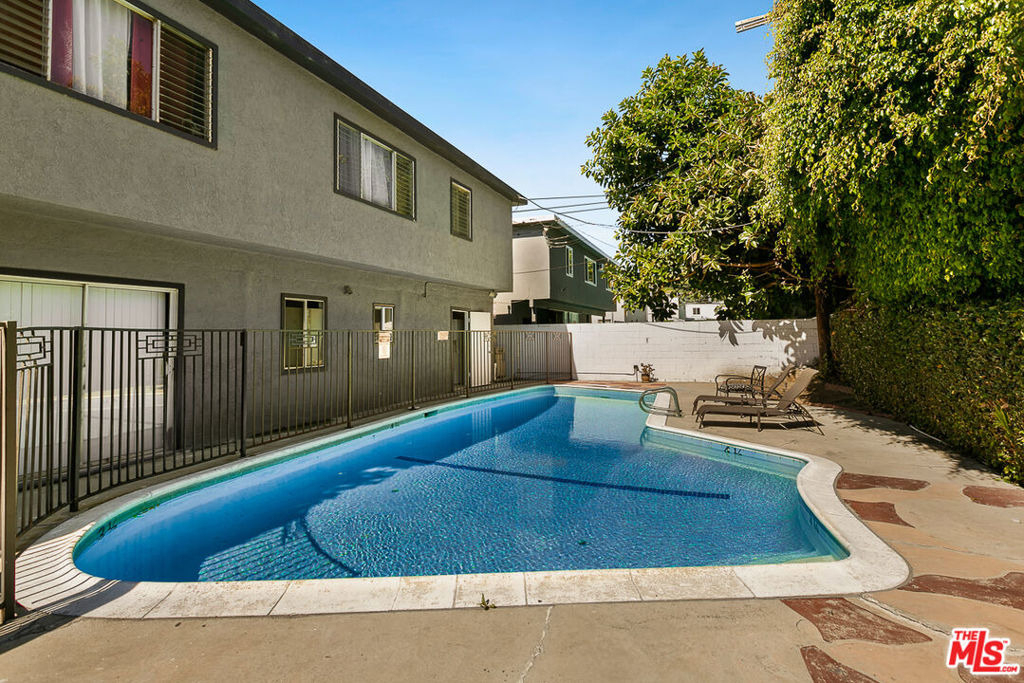 4140 Grand View Boulevard - Photo 11
