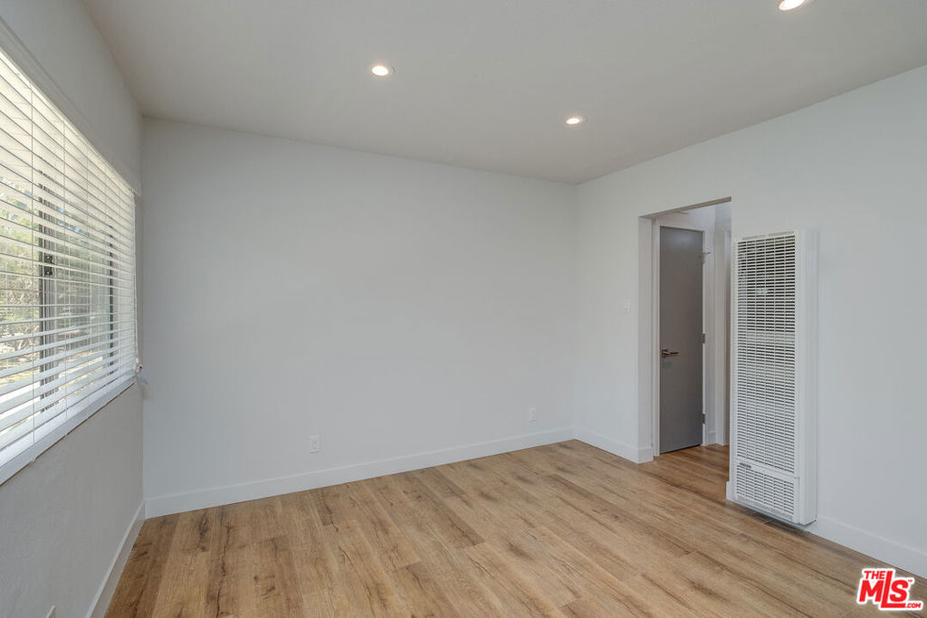 4140 Grand View Boulevard - Photo 2
