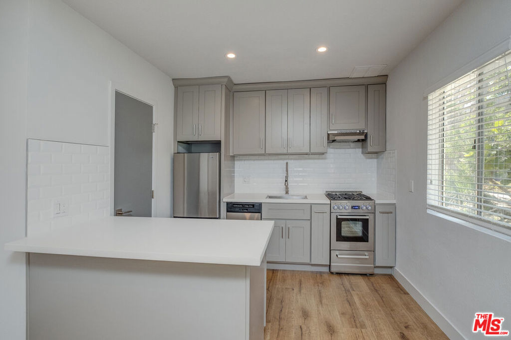 4140 Grand View Boulevard - Photo 3