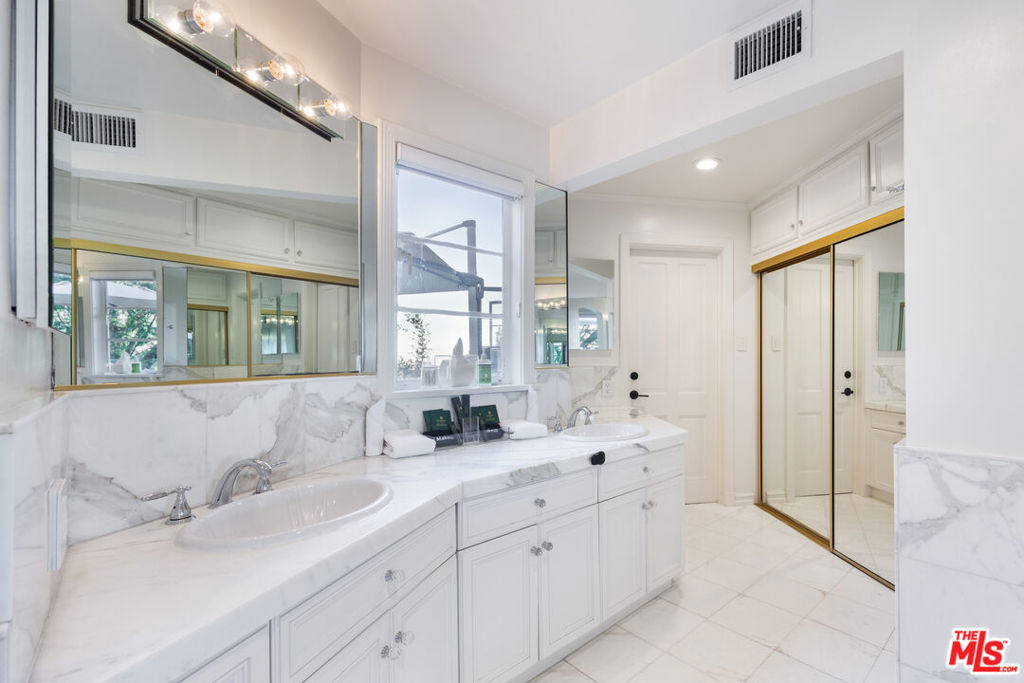 1398 Miller Drive - Photo 22