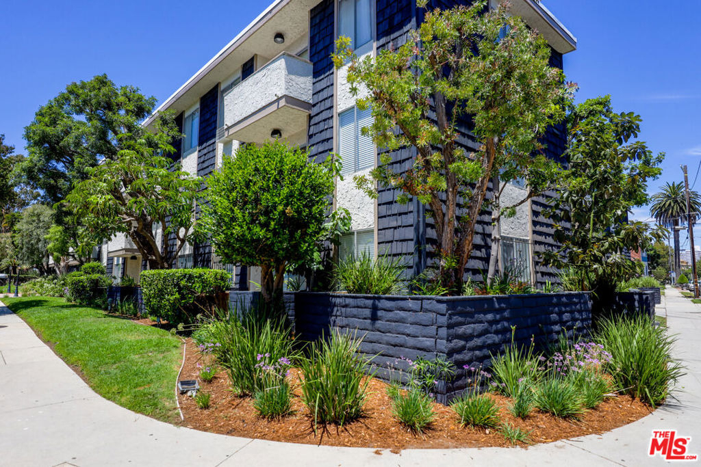1352 S Carmelina Avenue - Photo 20