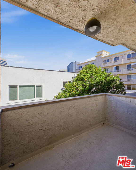 1352 S Carmelina Avenue - Photo 17