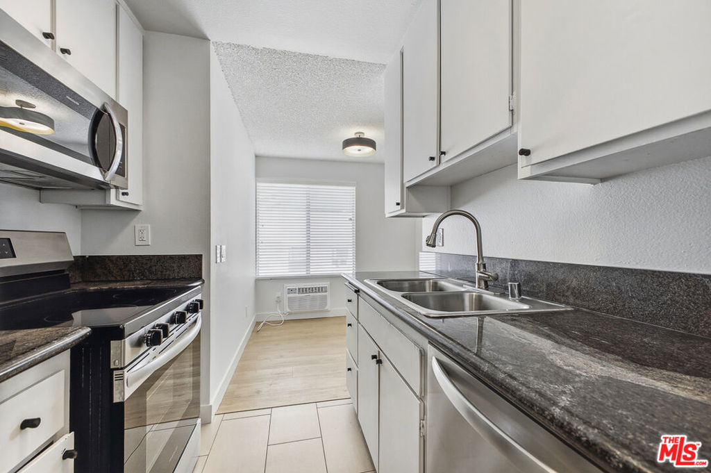 1352 S Carmelina Avenue - Photo 6