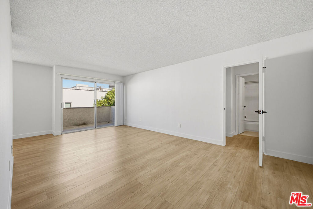 1352 S Carmelina Avenue - Photo 0