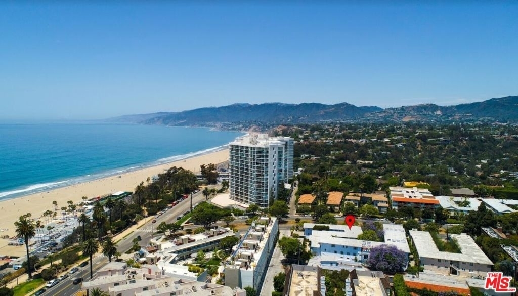 134 D San Vicente Blvd - Photo 2