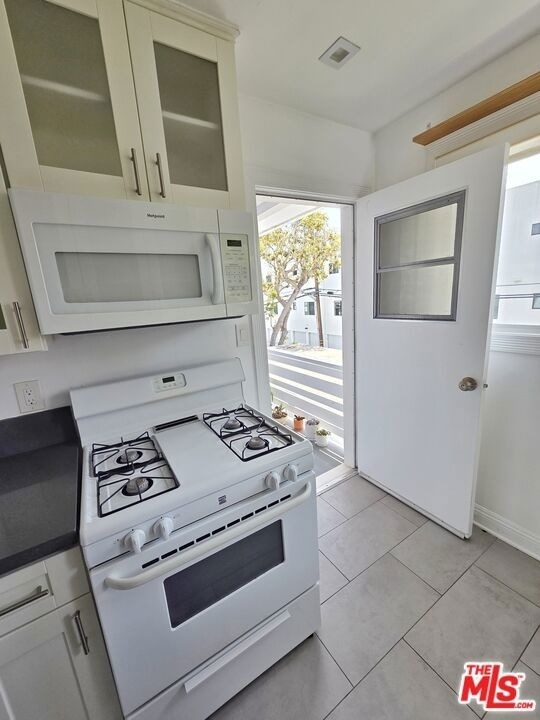 134 D San Vicente Blvd - Photo 7