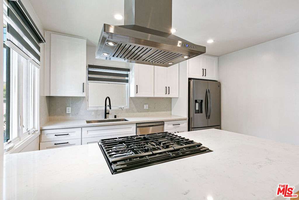 10420 Regent Street - Photo 8
