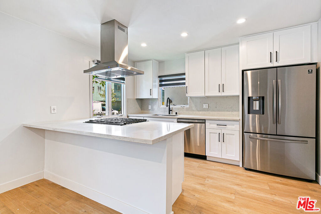10420 Regent Street - Photo 7