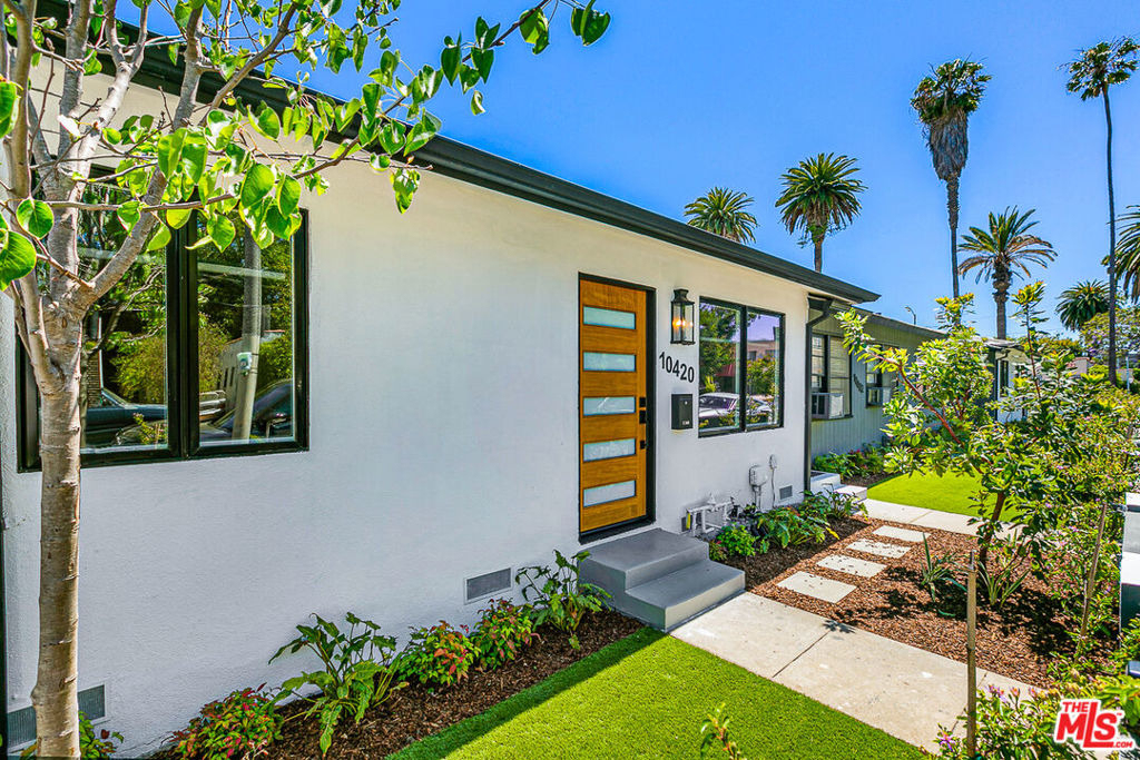10420 Regent Street - Photo 0