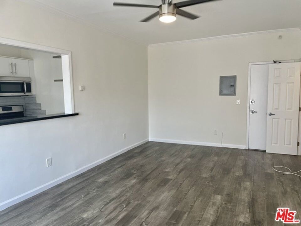 814 S Hobart Boulevard - Photo 7