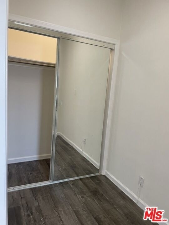814 S Hobart Boulevard - Photo 9
