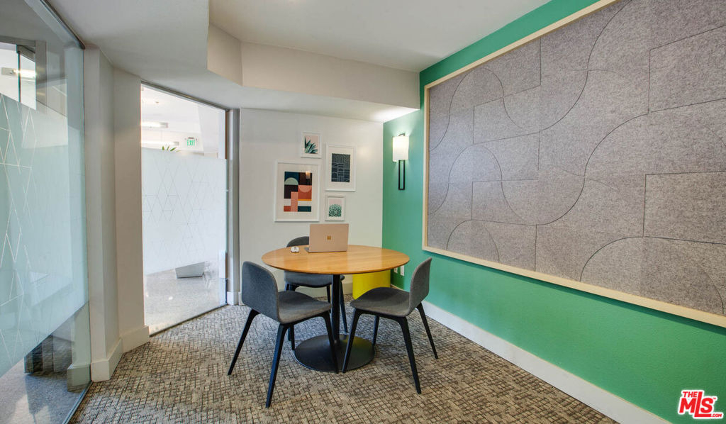 7660 Beverly Boulevard - Photo 10