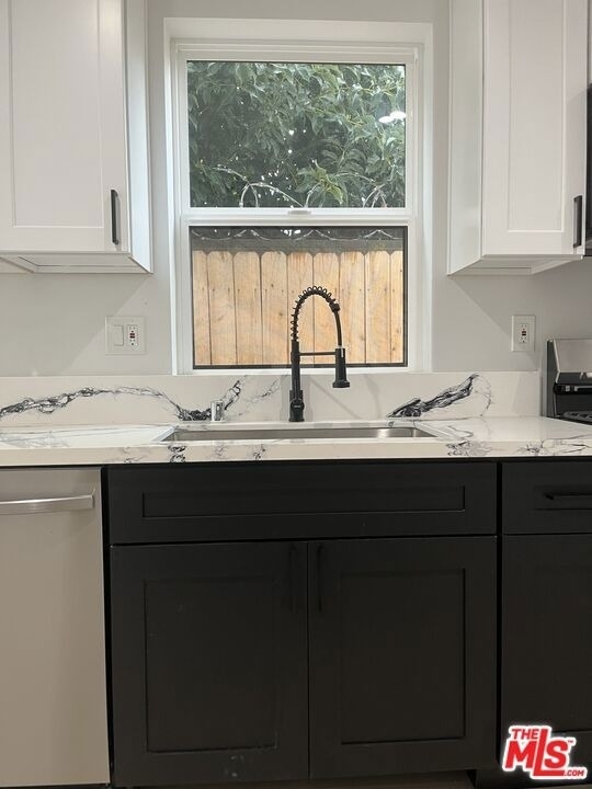 212 E 29th Street - Photo 7