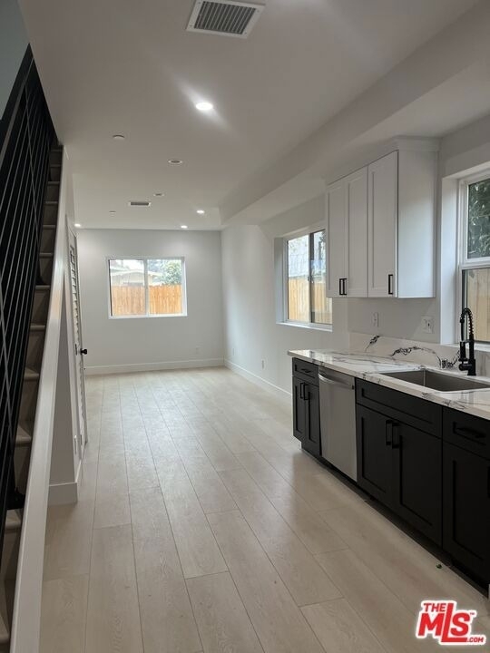 212 E 29th Street - Photo 5