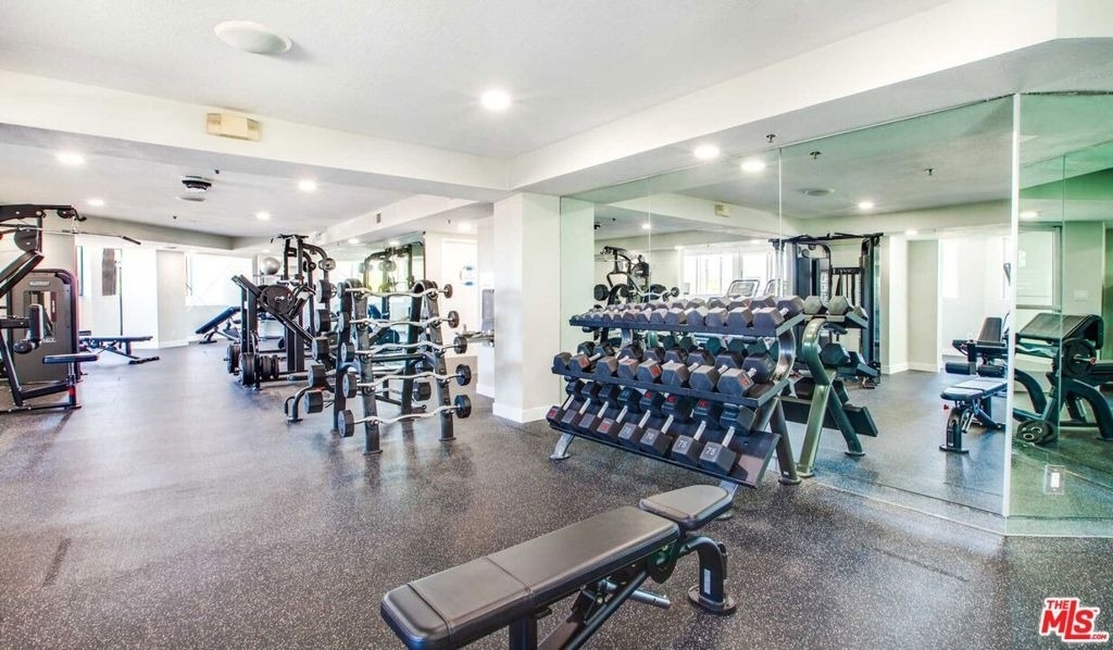 7660 Beverly Boulevard - Photo 10