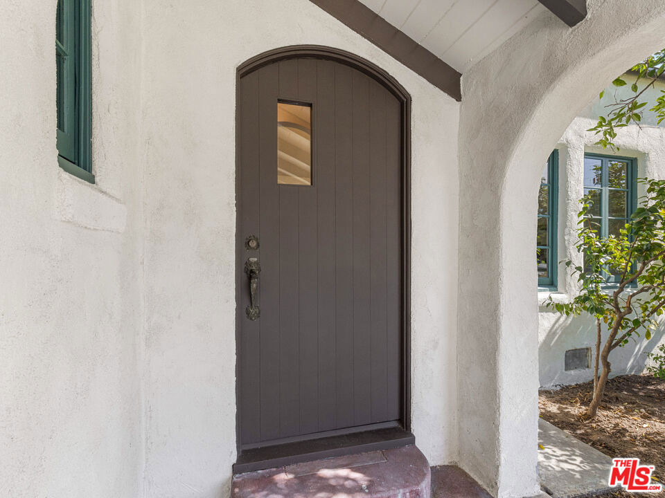 926 E Dryden Street - Photo 4