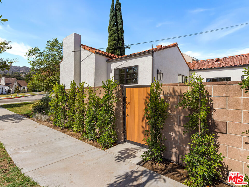 926 E Dryden Street - Photo 36